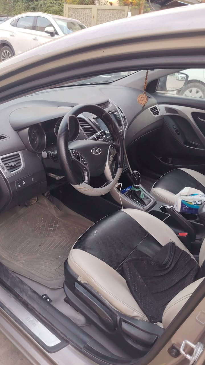 السلام عليكم النترا واردللبيع فقط ٢٠١٦ حادثها جاملغ خلفي بدون ايرباك فول مواصفات سلايت بصمه اشايرمري تحكمات كشنات تدفئه السيارة مابيها اي نقص السعر  120 ورقة / ***********
