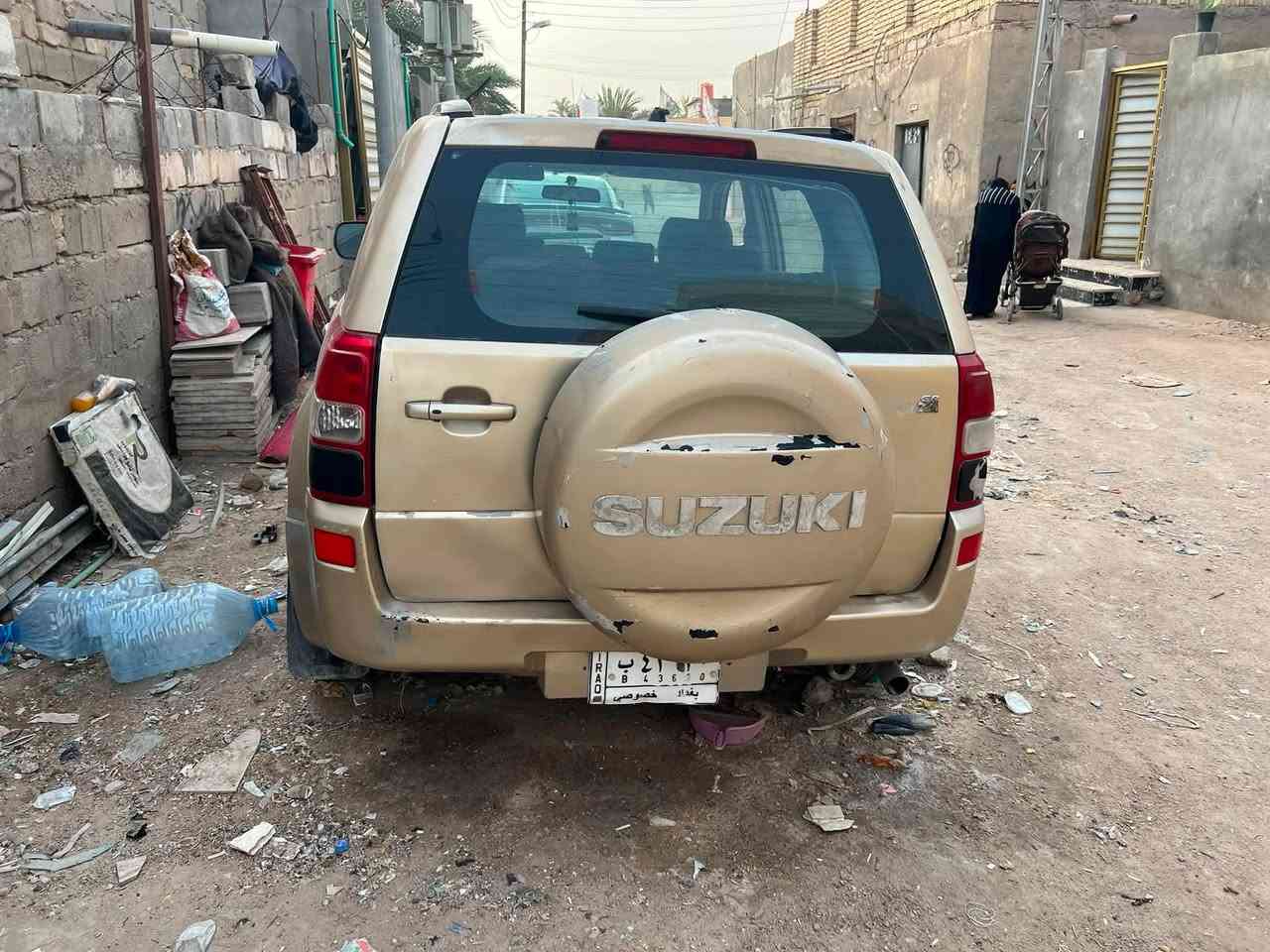 سلام عليكم 
سيارة سازوكي موديل 2008رقم بغداد مشروع وطني سيارة سيارة فول مواصفات مصبوغة عام + محتركة تفرعات مكينة فقط مكينة وكير مابيهن شي سبب الحريق تسريب صوندة البانزين وحتركن تفرعات 
سعر ٣٢ ورقة وقابل لتفاوض 
باقي تفاصيل سيارة على صاحب سيارة مكان سيارة بصرة تنومة في شارع الاطفاء
***********
