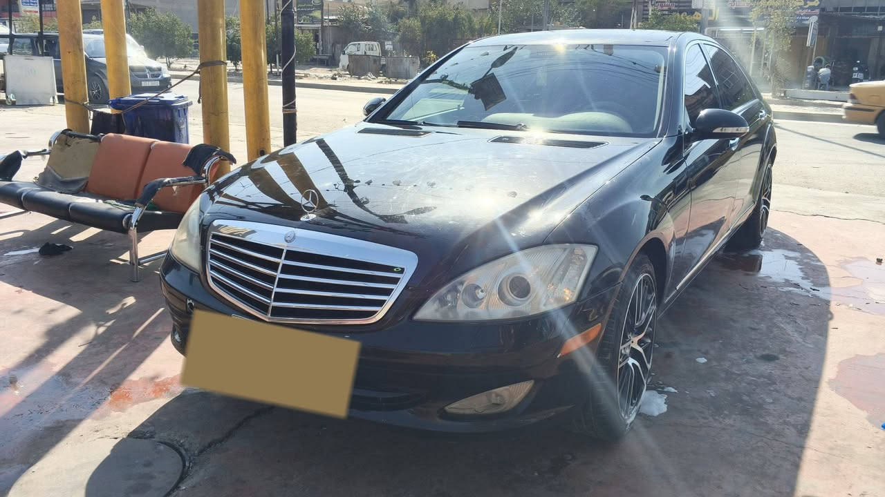 سلام وعليكم 
‏متؤمه وجاهزة 
‏مارسيدس اس كلاس 550 كفاله عامه عده شبر بالجاملغ الخلفي 
‏مديل 2009 سيارة جديدة بالكارتون كل نقص ما بيها 
‏كير محرك تبريد حدادية جاهزة على اخر حبايه ربع ما تصرف عليها 
‏جاهزة القرار الترقيم والقرار مفتوح 
‏للبيع او مراوس حسب القناعه 
‏العنوان بغداد الشعب 
‏السعر 60 وبيها مجال وهسه لو تفر العالم كله ما تلكه بهيج سعر 
‏***********
