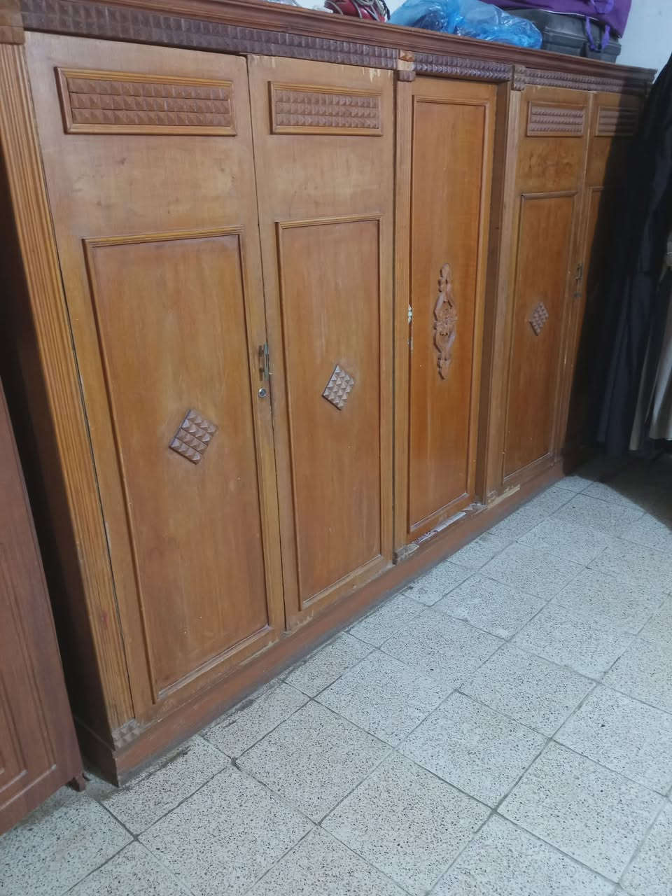 غراض مستخدمه للبيع هاتف ***********.  رمادي الاسكان القديمه

