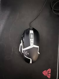 ماوسين للبيع الاول لوجتك g502 hero special edition  ب٣٥ الف نهايته الث...