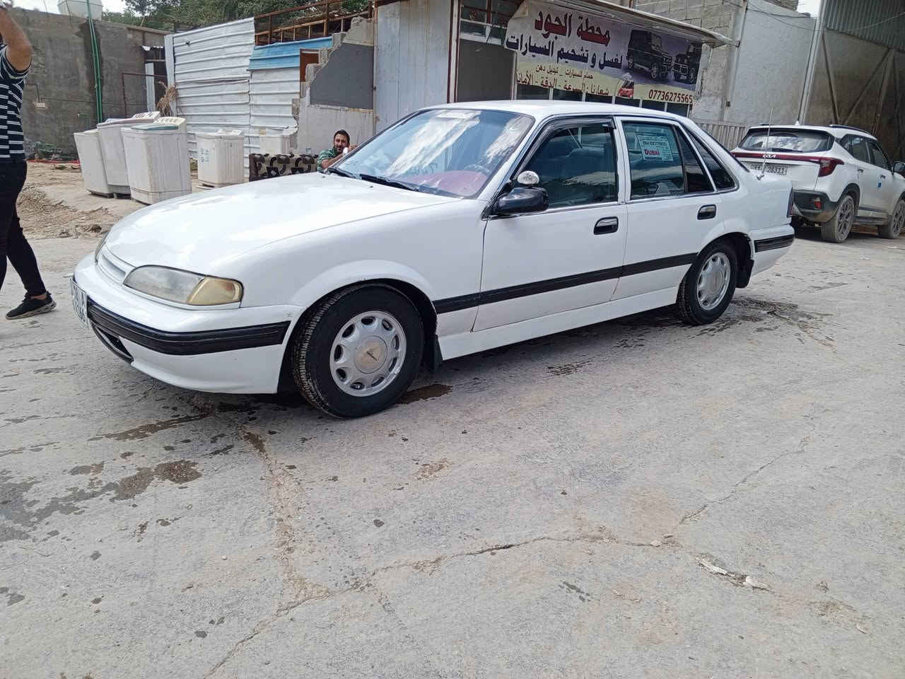 السلام عليكم للبيع دايو برنس موديل 95 محرك 2000 كير اوتماتيك مصبوغة عام للجمالية تخم تاير جديد مع السيبر مكينة وكير كفالة مابيها ضربه ولا حادث سنوية لل29 رقم دولي بابل السيارة جاهزة وبيها اي نقص شلعة بطناخ ترايك بصرة وانطيك ضمان بيها يوم تفحصها براحتك السعر 40 وبيها مجال بسيط مكان السيارة بغداد او الناصرية الاتصال ***********
