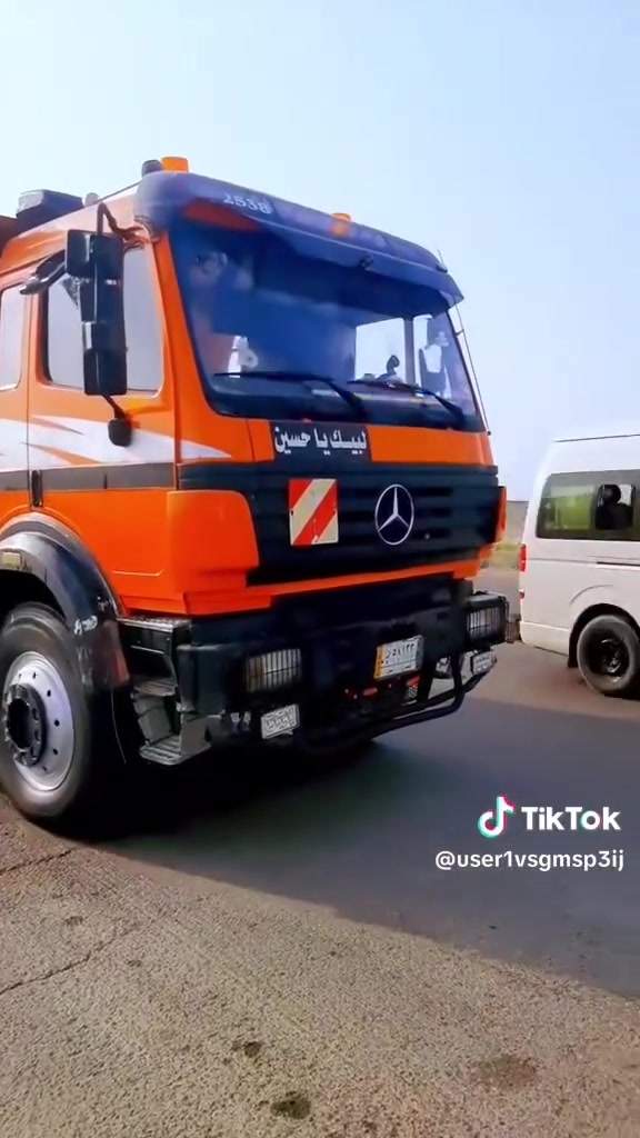 سلام عليكم سياره البيع المديل 98 مكينه44 قطره مقطوره مربوطه رقام نكليزي تخم تاير يساره نضيفه وكبل الشارع سعر خاص ***********
