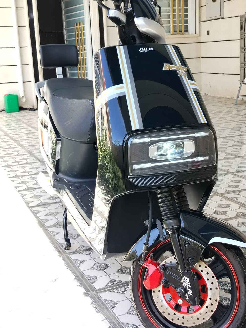 السلام عليكم
دراجه شحن نوع BESLA X1. 2025دراجه جديده ماشيه 253 نظام P ونظام R 3 سرعه 60 الشحنه الوحده تمشيك هواي  استعمال قليل كلش سويجات 2 وتشغيل عن بعد   السعر 650 وبيها مجال

العنوان :بابل المسيب سدة الهندية
***********
