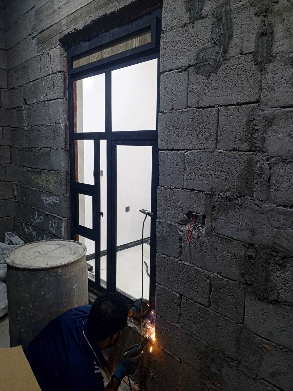 #تخفيض الاسعار
بسم الله الرحمن الرحيم تعلن حدادة قدوري الغريري عن تخفيض الاسعار  باب كندور بديل خشب قياس 150×3  سعرة 400 الف بدال 550 الف حديد ثقيل مليم و8 تارس مصبوغ اساس ولون ونقل 
باب كندور نظام سي ان سي قياس 150×3 سعرة 350 الف مصبوغ اساس حديد ثقيل مليم و8 تارس 
بوب مناور نظام سي ان سي قياس 3×110 سعرة 225 الف بدال 260 الف مصبوغ اساس حديد ثقيل مليم و8 تارس 
ابواب مناور نظام بديل الخشب اسعارهن 250 
ابواب سلايت بديل الخشب قياس 3 ونص سعرة 600 الف مصبوغ اساس ولون 
ملاحظه جميع القطع المذكورة حديد ثقيل مليم و8 تارس ونقل علينه 
العنوان الرمادي التأميم شارع 60 عبر جسر الجامعه للاستفسار مراسله الصفحة او الاتصال على رقم ‏‪***********‬‏
