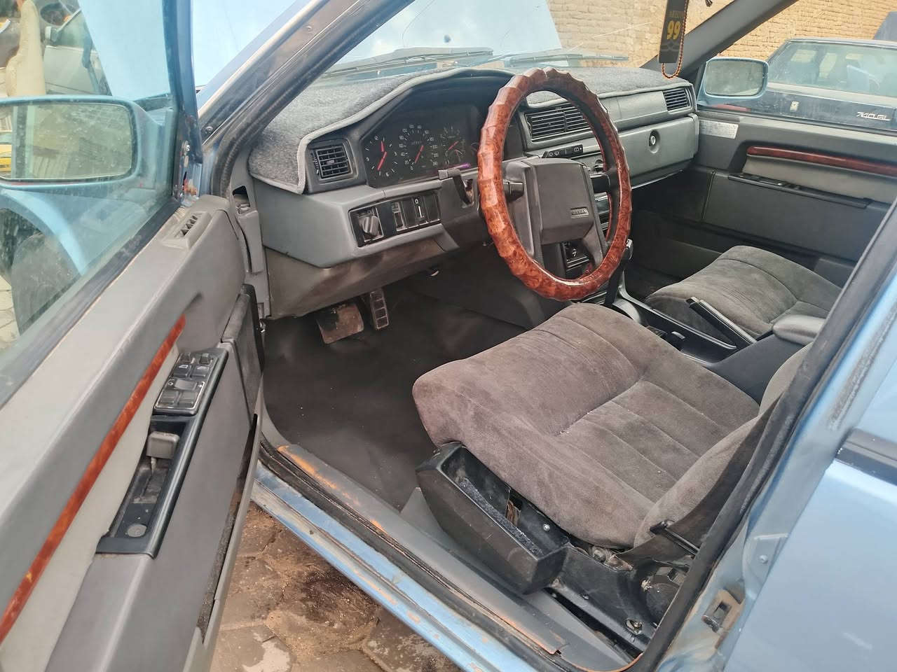 فولفو740رقم تلفون***********السعر 40وبيه مجال 
مكينه جديده 
كير جديد اوتماتيك 
جام كهربائي
دشبول 940
بطاين صاج حداديه جديده
