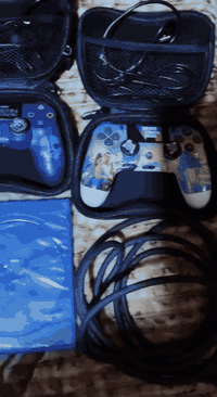 بلي 4 للبيع
الذاكره 500 
نضافه 90٪؜
يدات اصليه عدد 2 
كامل ملحقات 
***********
