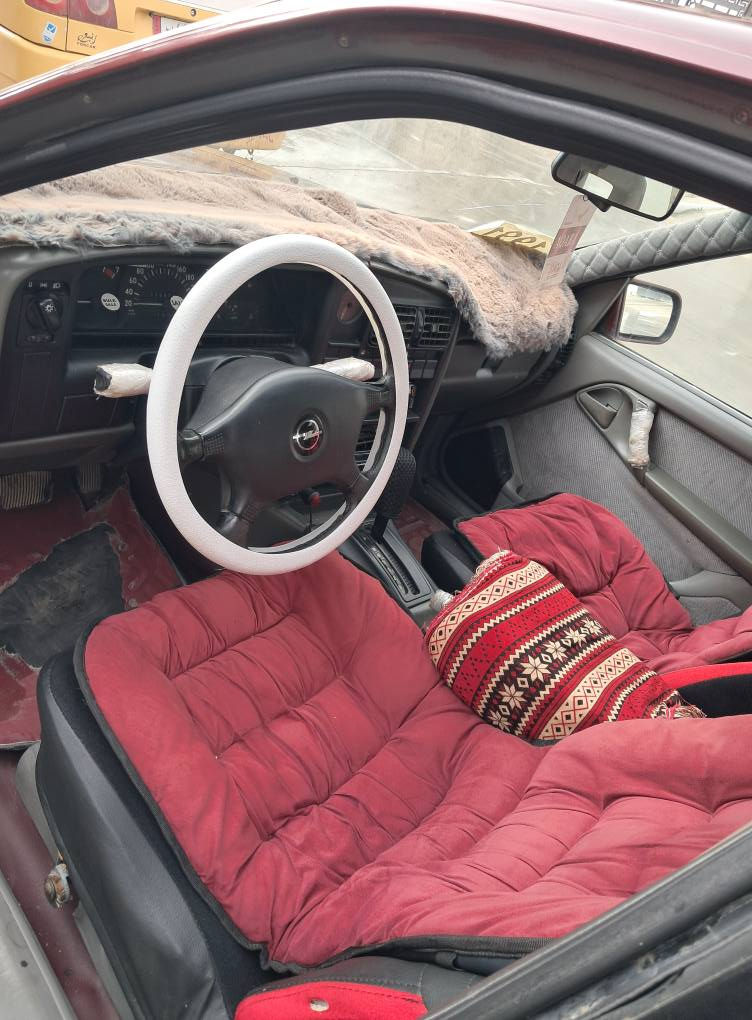 اوبل اوميكا للبيع
موديل 1991
رقم كركوك مشروع وطني سنويه جديد لحد 29 شرط التحويل وکالة
محرك 26  وكير اوتماتيك بدون عيب
كهربائيات وتخم تاير وصدر امامي وخلفي كلها جديد
سقف سلايت كهربائي وجام كهربائي
سياره صبغ عام للجماليه فقط بدون ضربه
السعر 35 
*********** كركوك, العراق
