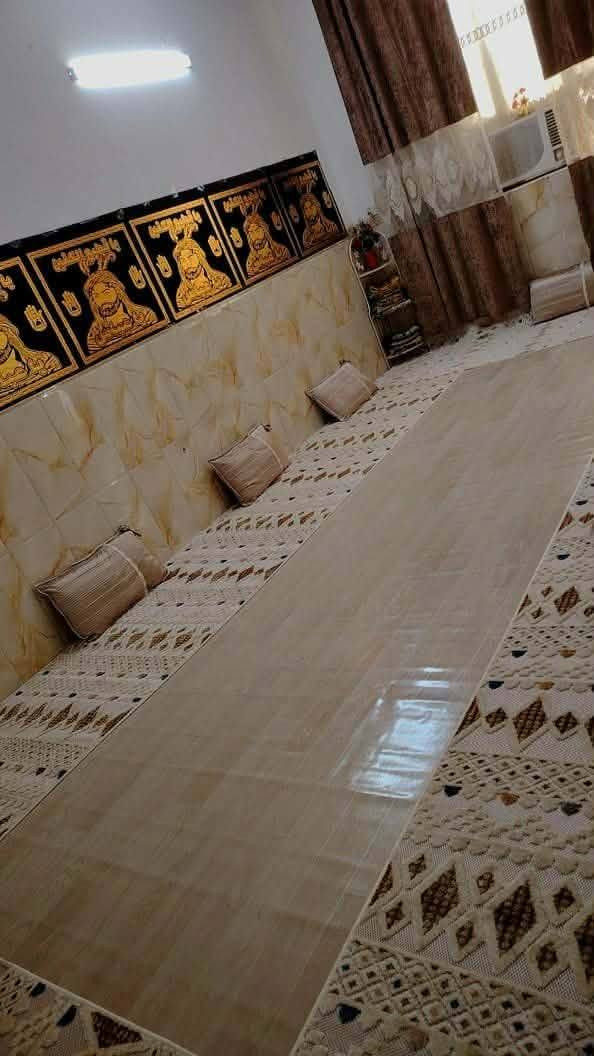 🔸 عظم الله أجورنا وأجوركم بمصاب الإمام الحسين (عليه السلام) 🔸
🏡 بيت طابو زراعي للبيع – موقع مميز خلف المستشفى مباشرة
📍 المساحة: 150 متر 📏 الواجهة: 7.5 متر 📏 النزال: 20 متر
✅ بناء طابوق نظيف ومرتب
 ✅ يحتوي على:
غرفتي نوم
صالة
مطبخ
استقبال
وطارمة 
حمام داخلي
حمام خارجي
✅ الدواخل معمولة  بالسيراميك والكاشي
✅ تتوفر جميع الخدمات:
كهرباء
ماء
مجاري كاملة
📍 موقع ممتاز قريب جداً من السوق وخلف المستشفى مباشرة.
💰 السعر مناسب وتساب مفتوح
للاستفسار ***********
مكتب المستقبل
