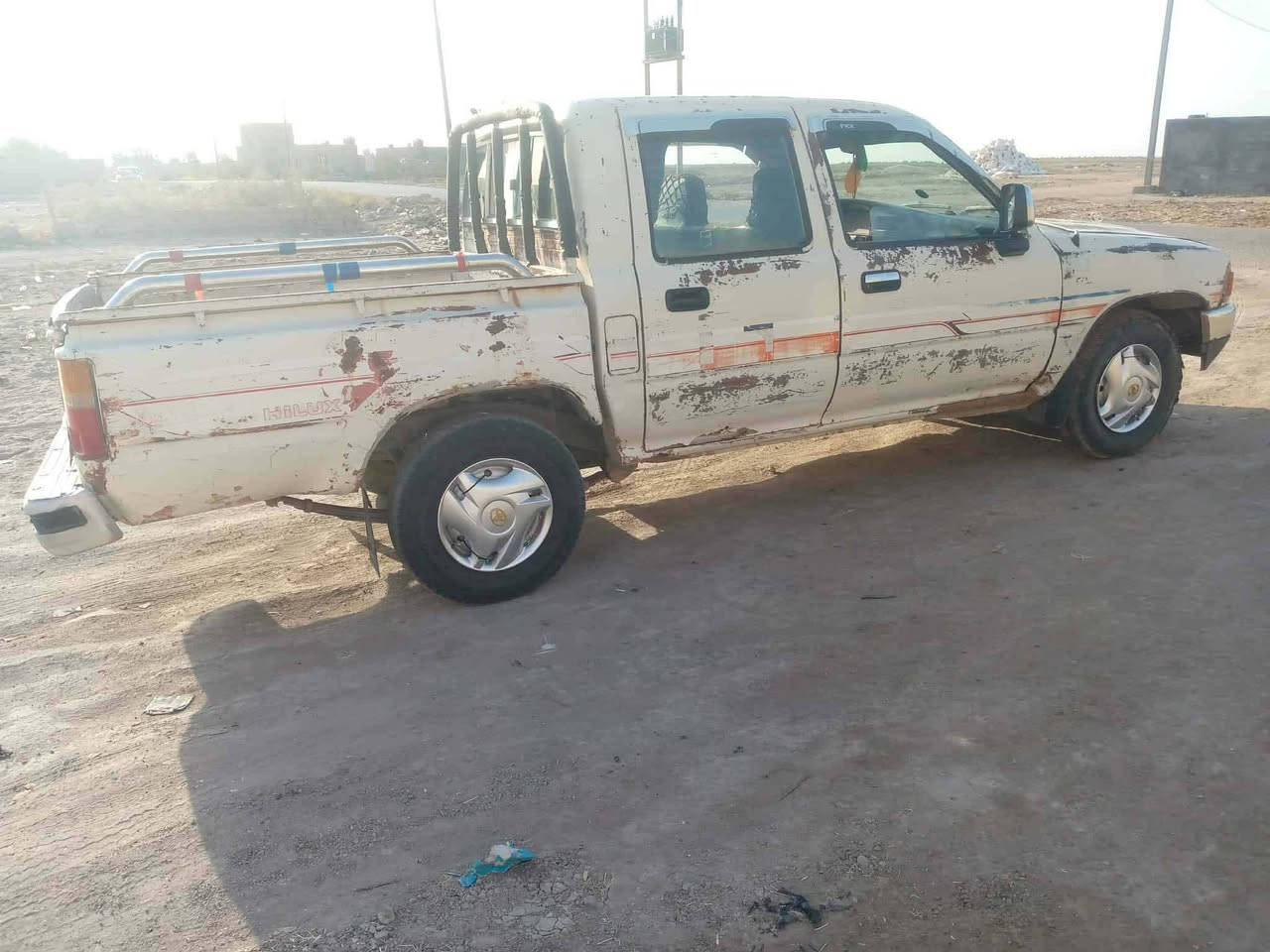 سلام عليكم للبيع تيوته مديل 90 رقم بغداد صدامي  شرط تحويل كير ومحرك لشرط مكفولات شاصي مكفول سياره حلوه نضيفه بلاديه جاهزه من كلشي سعر 24وبيه مجال *********** مكان سماوه الخضر
