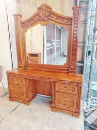 ✋ توفر لدينا ميز تواليت شرط النظافةو شغل ثقيل درجة اولى💯💯 ثقيل شرط ارب...