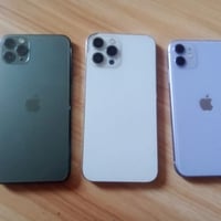 ثلاث اجهزة ايفون للبيع قفط بدون مراوس ( مااراوس ) توصيل ماعندي   الاول...