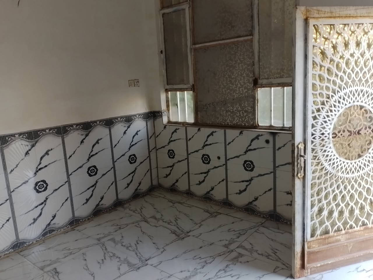 بيت للأجار حي الحريه 
الاتصال على ***********
