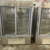 عارضات عمودية تركية باب  1  للبيع  عارضات عمودية كويتة باب 2 للبيع عار...