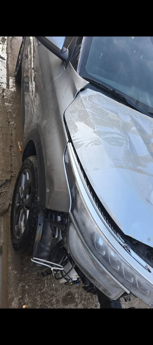 السلام عليكم كيا سليتوز موديل 24 دخول جديد سياره على وضعها بدون رباكات دعاميه موجودها فقط بنيد عوزها للبيع مكان السياره بغداد ***********
