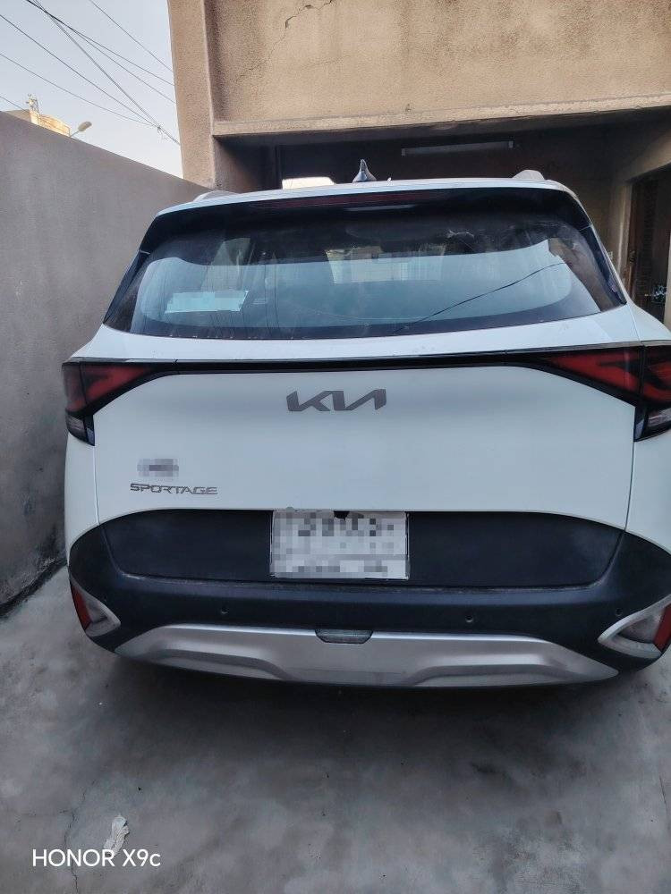 للبيع: كيا سبورتاج 2024 - فئة LX (قمارة حديد)
​الحالة: زيرو (Zero Mileage).
​المحرك: 4 سلندر، سعة 2.0 لتر.
​اللون: [اكتب لون السيارة].
​أبرز المميزات:
​سقف حديد (بدون فتحة سقف).
​شاشة لمس قياس 8 بوصة تدعم Apple CarPlay و Android Auto.
​كاميرا خلفية عالية الدقة مع حساسات ركن.
​تشغيل عن بعد + بصمة.
​مثبت سرعة (Cruise Control).
​أنظمة الأمان: ABS, ESC, وسائد هوائية
حي العامل
***********
