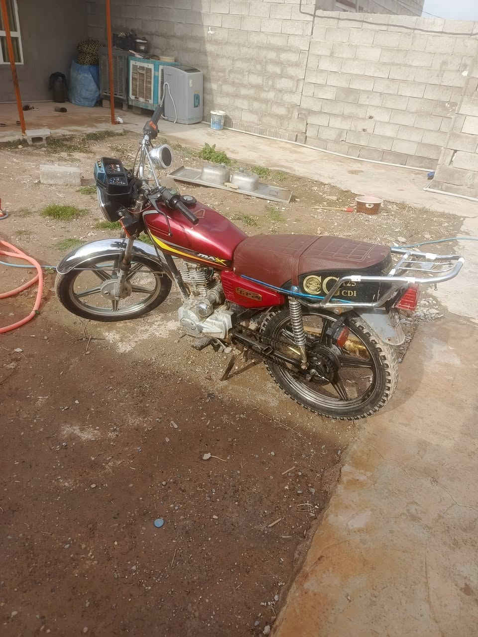 للبيع او مراوس حسب الغناعه ماطور خمسه كير محرك شرط كهربيات كلهن شغاله ابثري شغال تايرات جداد 
السعر 325 وبي مجال مكاني كركوك واحد حزيران الستفسار عله هاذه ***********
