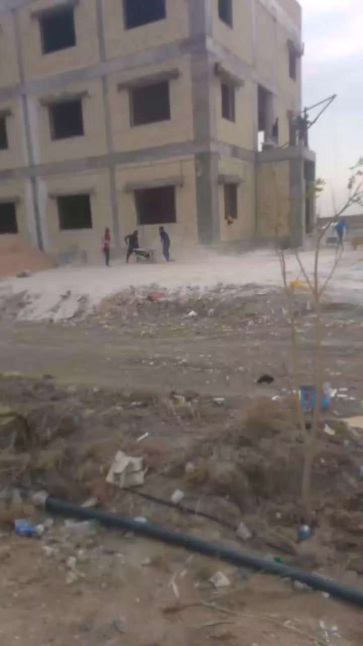 السلام عليكم عندي ونج لتصعيد مواد البناء كافه بيسعار مناسبة  ***********
