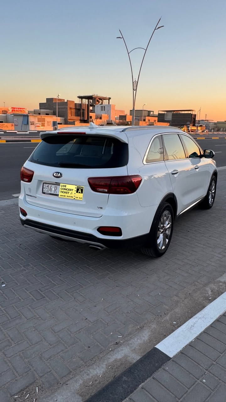 سورنتو .2020 .خليجي فول مواصفات عدى الفتحه كفاله عامه بيه فقط ايرباك دشبول و دركة بدون حادث ماشيه .133 الف رقم بصره  ب اسمي هزه جديده 2025 رقم دولي 
تحكم ستيرن جهتين
شاشه كبيره 
كشن كهربائي 
بصمه
بصمات ابواب جهتين
صندوك شفط كهربائي
مرايات شفط كهربائي 
طخم تاير جديد + حداديه جديده 
( بيه ايرباك دشبول + دركه ) فقط بدون حادث بيه بارد مكانين فقط كما موضح بالصور 
السعر245 وبيه مجال للشراي رقم الاتصال ***********
***********
