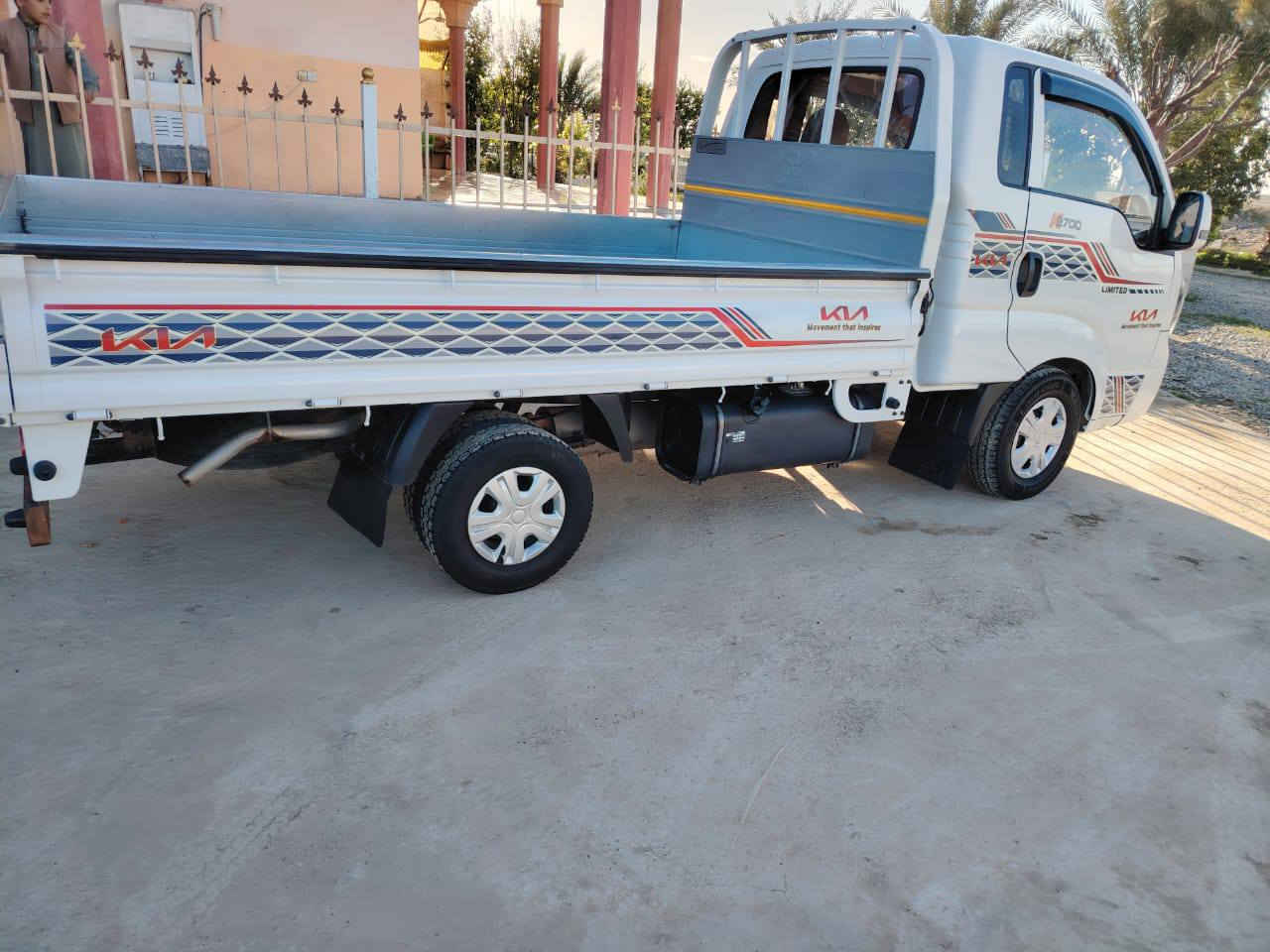 السلام عليكم
للبيع كية حمل 
موديل 22
رقم صلاح الدين الجديد 
مكفولة من الطخة والضربة 
محرك شرط 
تايرات فوگ نص عمر 
فول مواصفات ام الشاشة 
مدوشمة كاملة 
السعر 145 وبيهة مجال 
المكان الحويجة قرية تل علي 
الاستفسار الاتصال ع الرقم ***********
