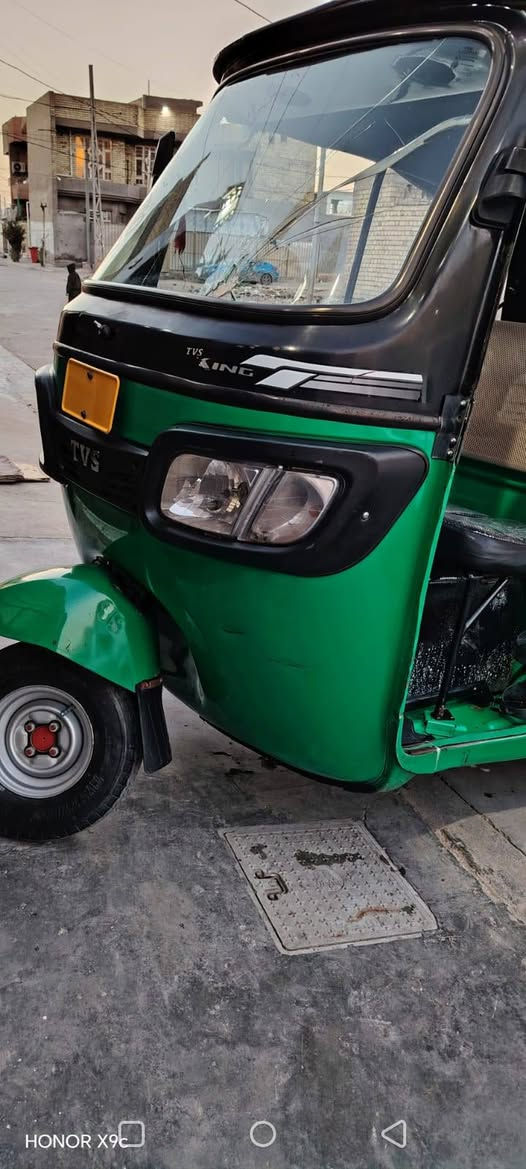 السلام عليكم تكتك موديل 2023 رقم سنويه محرك لا تنقيص ولا تبخير لا ضربه ولا صبغ تخم تاير دوشه جديده مكان جسر ديالى القديم فلكه المدائن سعر 7 بيها مجال للشراي***********
