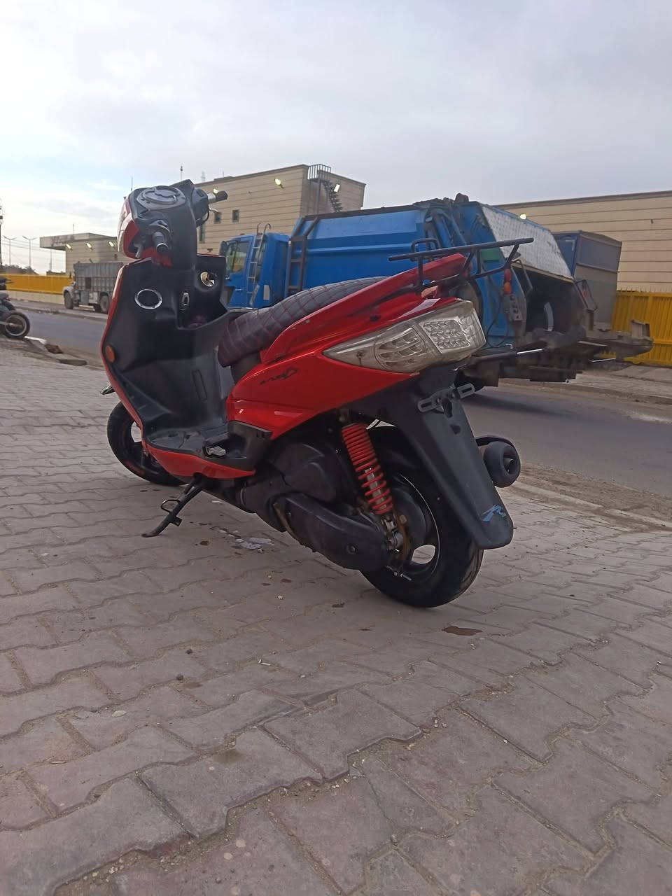 سلام عليكم  سكنس فحل طلاعات شاير لد بكلايت لد دراجة خير م̷ـــِْن •اللّـہ̣̥ مكاني بغداد الشعب  ***********
