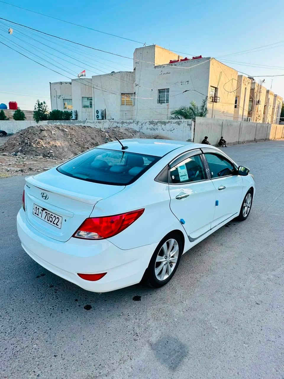 للبيع هونداي أكسنت 2017
رقم بغداد الجديد 
هزه جديده سنويه جديده بأسمي 
محرك 1600 
كير AT
صدر جديد 
تخم تاير جديد باتري جديد 
دوشمه كشنات شاشه وكامره خلفيه 
تبريد ممتاز 
سياره جاهزه من كلشي 
صبغ 3 قطع من امريكا بدون دواخل 
السعر 90 ورقه 
مكاني الغزاليه 
***********
