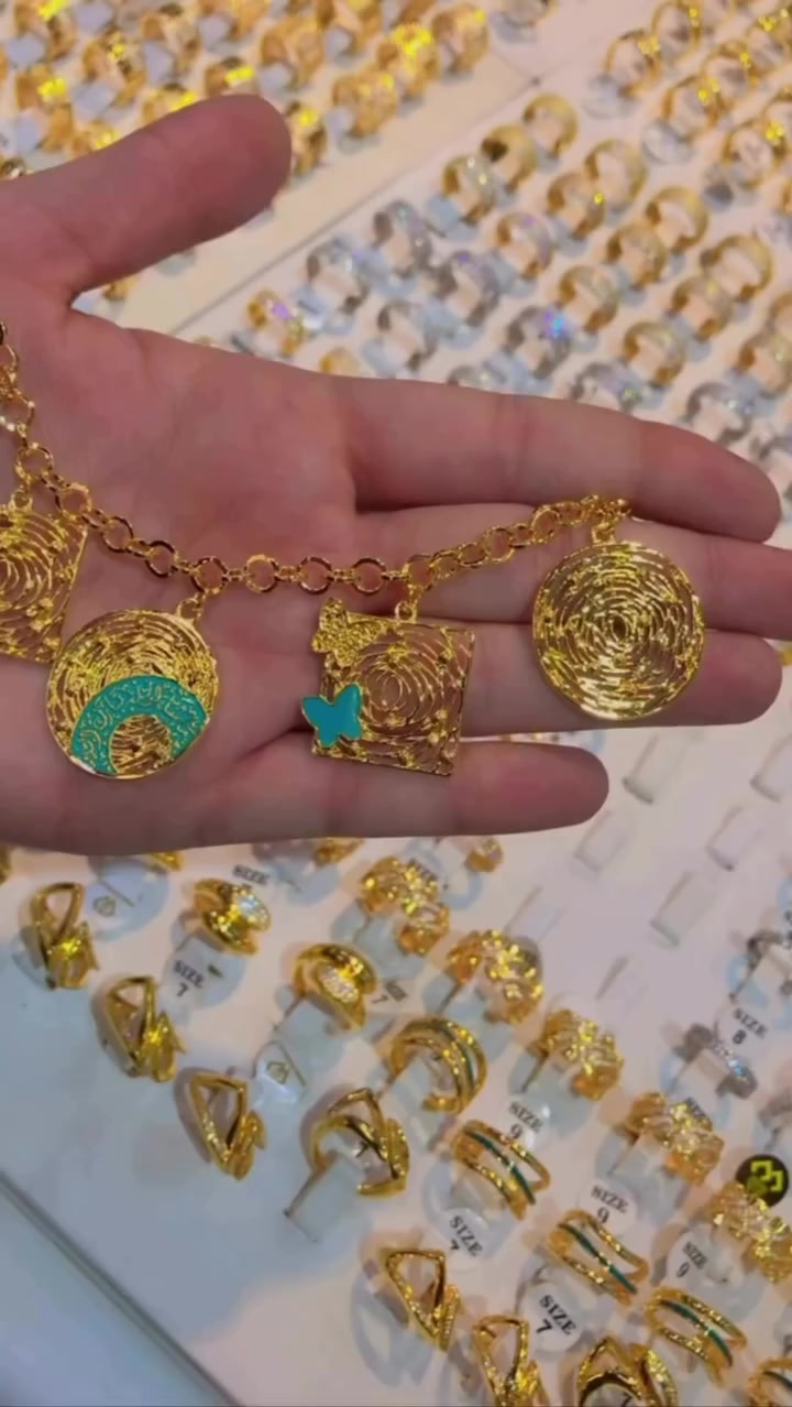 #سوار#ذهب_بحريني_كويتي_محلي_طيبة_لازردي_لامار_مصاغ #ذهب_برازيلي_طلاء_ثابت👑♥️


**إذا كنت صاحب هذا الإعلان وتريد حذفه لأي سبب، رجاءا أرسل رسالة إلى الدعم الفني**