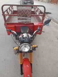 عندي ستوته ديوان ٢٠١٠ كهربائيات شغاله كلشي مابيهه أوراق السعر ٨٠٠ بيهه...