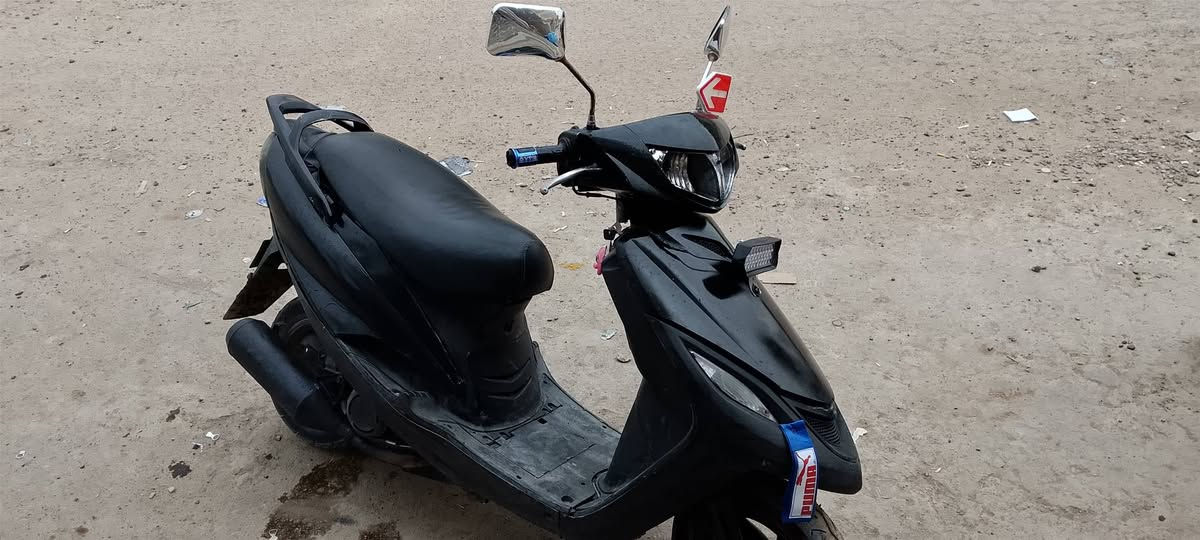 سلام عليكم ورحمه الله وبركاته دراجه ثعلب 140كلشي مابيه محرك بلادي مامفتوح بس الكفرات مصبوغه سعر 250وبيهه مجال قليل حك جيه مكاني الدوره حي دجله شارع تشرين رقمي ***********
