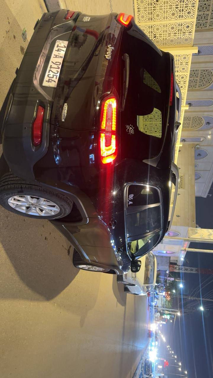 سلام عليكم 
___________________
للبيع 
- جيب شيروكي (بزون ) لمتد
- موديل 2017 
- لون اسود شذره 
- مكينه 2.4 
- ويل 17
- كشن مخمل 
- تبريد قطعتين
ممشى سياره 121 الف كم وقابل للزياده  
هزه وسنويه جدد تحويل باسمي رقم بصره جديد 
سياره وارد امريكي ضررها بنيد مبدل اصلي 
جاملغ مبدل مصبوغ 
بيها سونار ادزه واتساب مع صور ضرر 
بدون ايرباك 
- حدايده جديده تايرات جدد 
- مكينه وكير كفاله 
سعر 130 وقابل للتفاوض 
مكاني البصرة 
*********** واتساب او اتصال فقط البصرة, العراق
