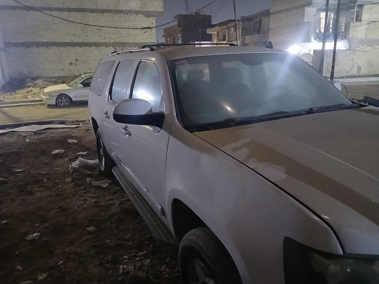 سيارة  ادوات ادوات   سوبر بان  شوفر ليت   طويلة نوع تاهو  موديل 2008
محرك  5،300
كير 1000 
مكان السيارة بغداد البلديات 
السعر 45 وبيها مجال للشراي 
رقم الهاتف ***********
