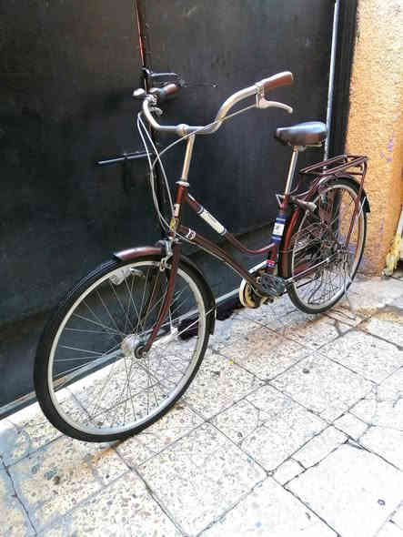 سلام عليكم
باسكل بناتي ياباني مال حاويه 
الحجم 26 كير وحساس قفل تاير 
مكاني بغداد حي الجهاد توصيل موجود
الشراي يتفضل خاص *********** واتساب
