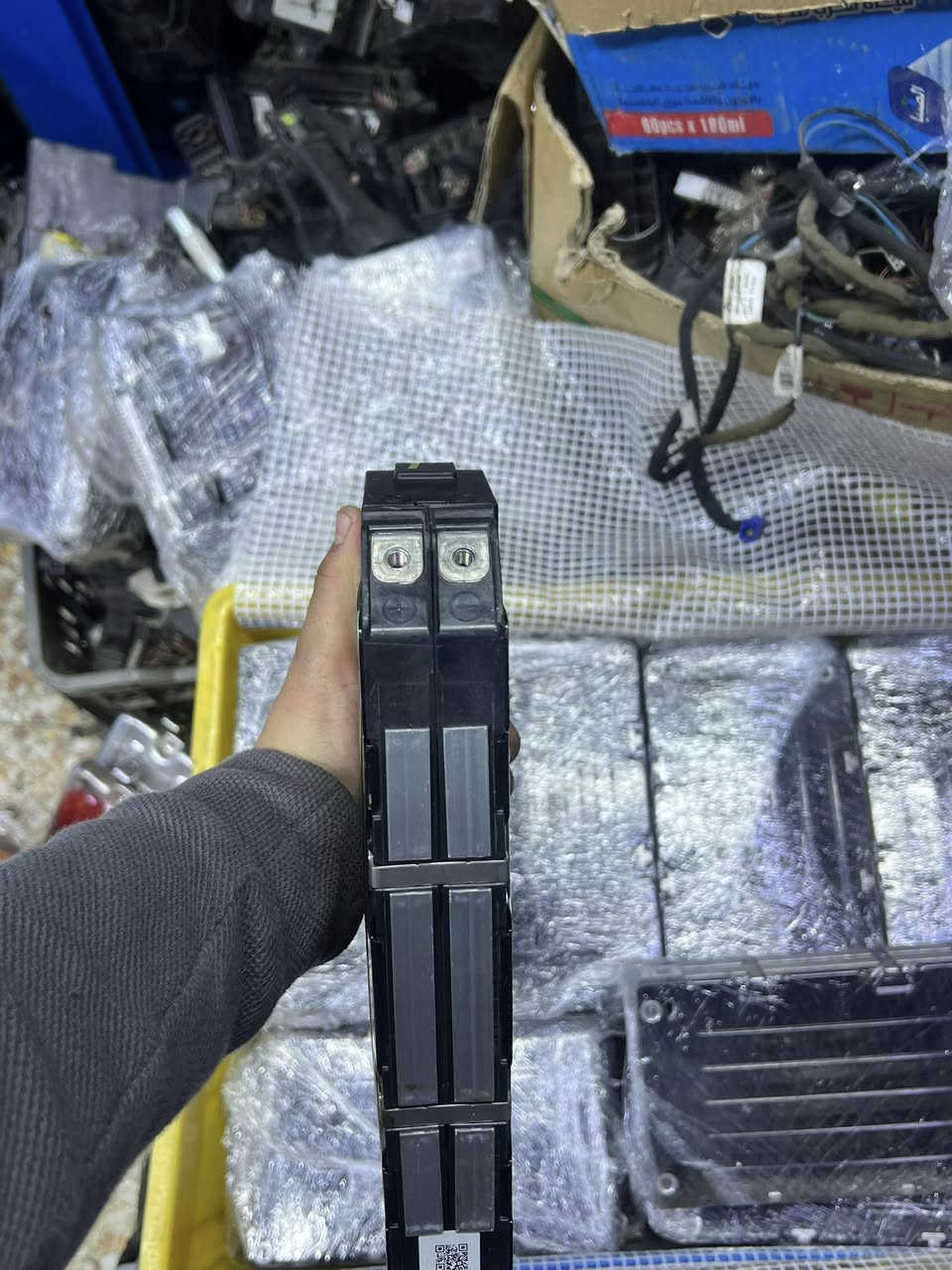 السلام عليكم متوفر بطاريات 12v لجميع انواع السيارات الكورية الهايبرد للاتصال 
*********** واتساب 
***********
