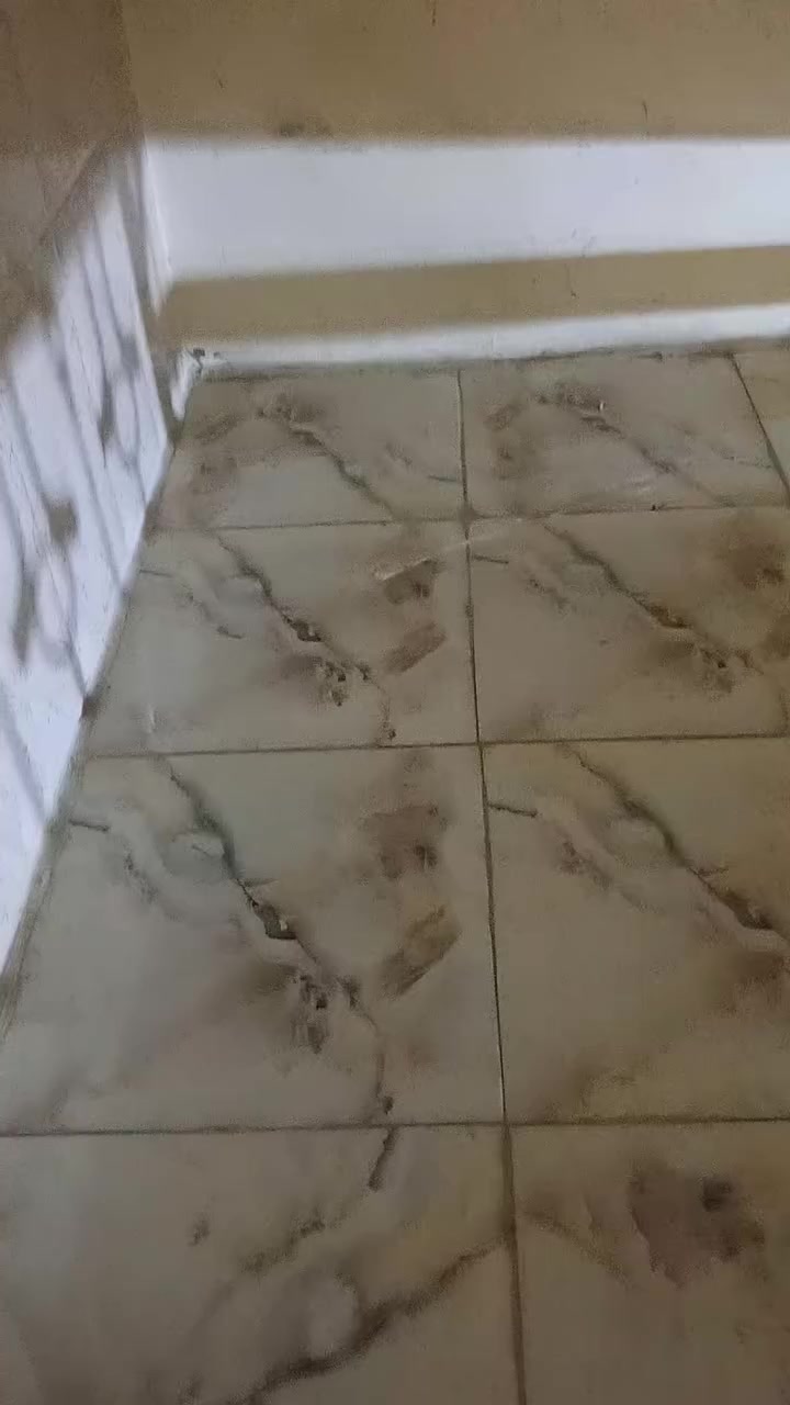 بيت للايجار نضيف جدأ بيه غرفه+استقبال+حمام+ تواليت+مغاسل ثنين+مقطوره كبيره جدا وير سحب ماطور بيه طرمه صغير+سخانةوبيه منور صغير بيت مساحة 100مربع نضيف جدأ  (يريد عائله صغيره)اهم شي عائله كبيره ما يأجره العنون حي صادق قريب ع مستشفى الحكيم قريب ع اربع سايدات متوفر كافه خدمات اسواق مخبز صيدليه قريبه عليك اني مكلف ب نشر سعر الايجار 300 واهم شي عائله صغيرة كون يحافظ عليه


**إذا كنت صاحب هذا الإعلان وتريد حذفه لأي سبب، رجاءا أرسل رسالة إلى الدعم الفني**