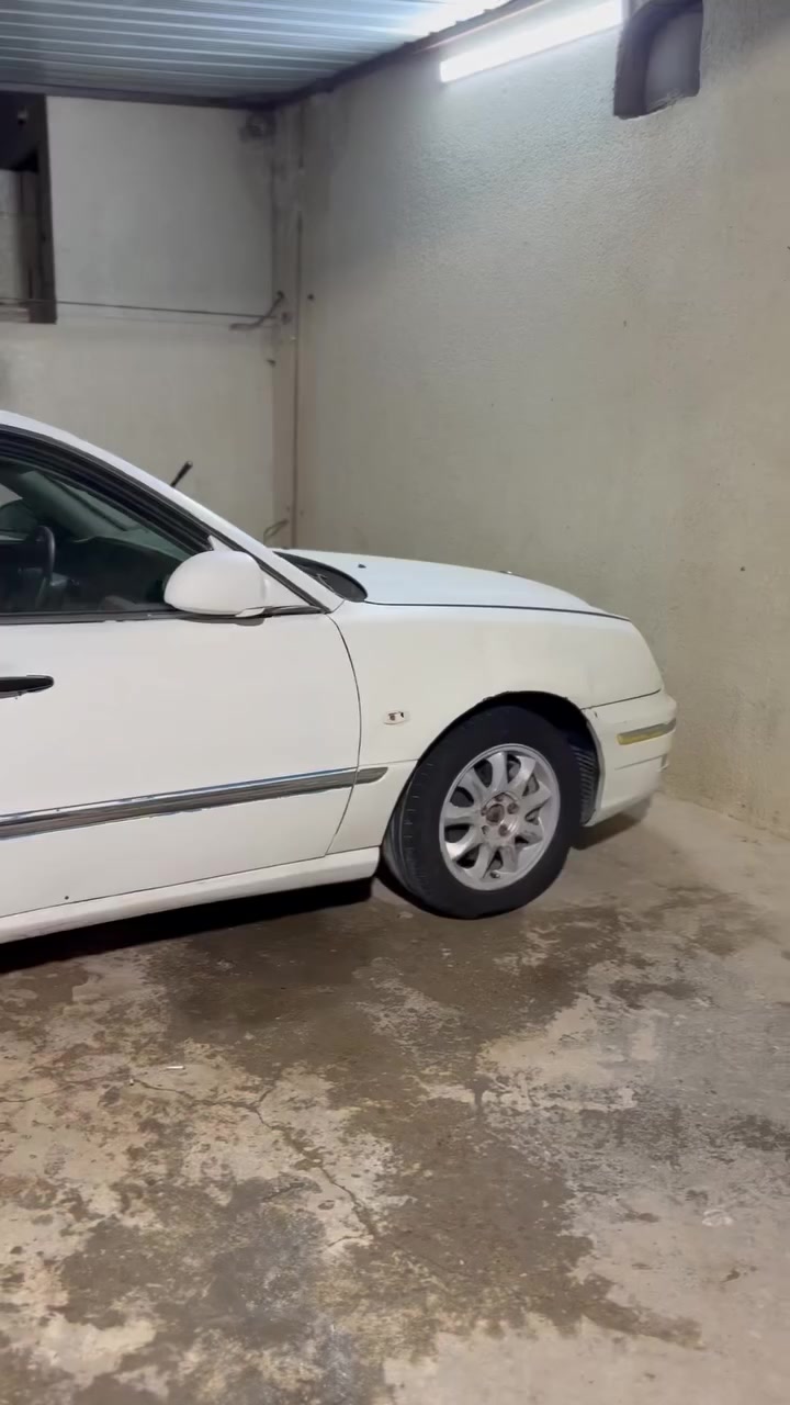 السلام عليكم كيا اوبرص مديل 2006 مال مزاد كير ومكينه بلاد حداديه اماميه جديده كهربائيات كله شغاله السياره سابقاً شغاله مابيه شي بس هسه جاي دير وما تشتغل ابيع سياره طافيه للستفسار ***********
