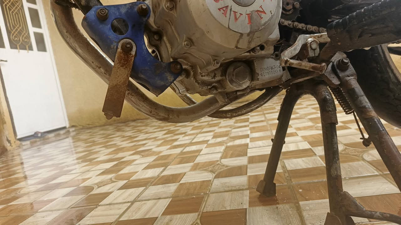 السلام عليكم دراجه سيفان للبيع موديل 20 دراجه ما مفتوحه دراجه بيها خيط تبخير من تحمه اهواي السعر 325 وبيها مجال مكاني ديالى خالص هبهب رقمي ***********
