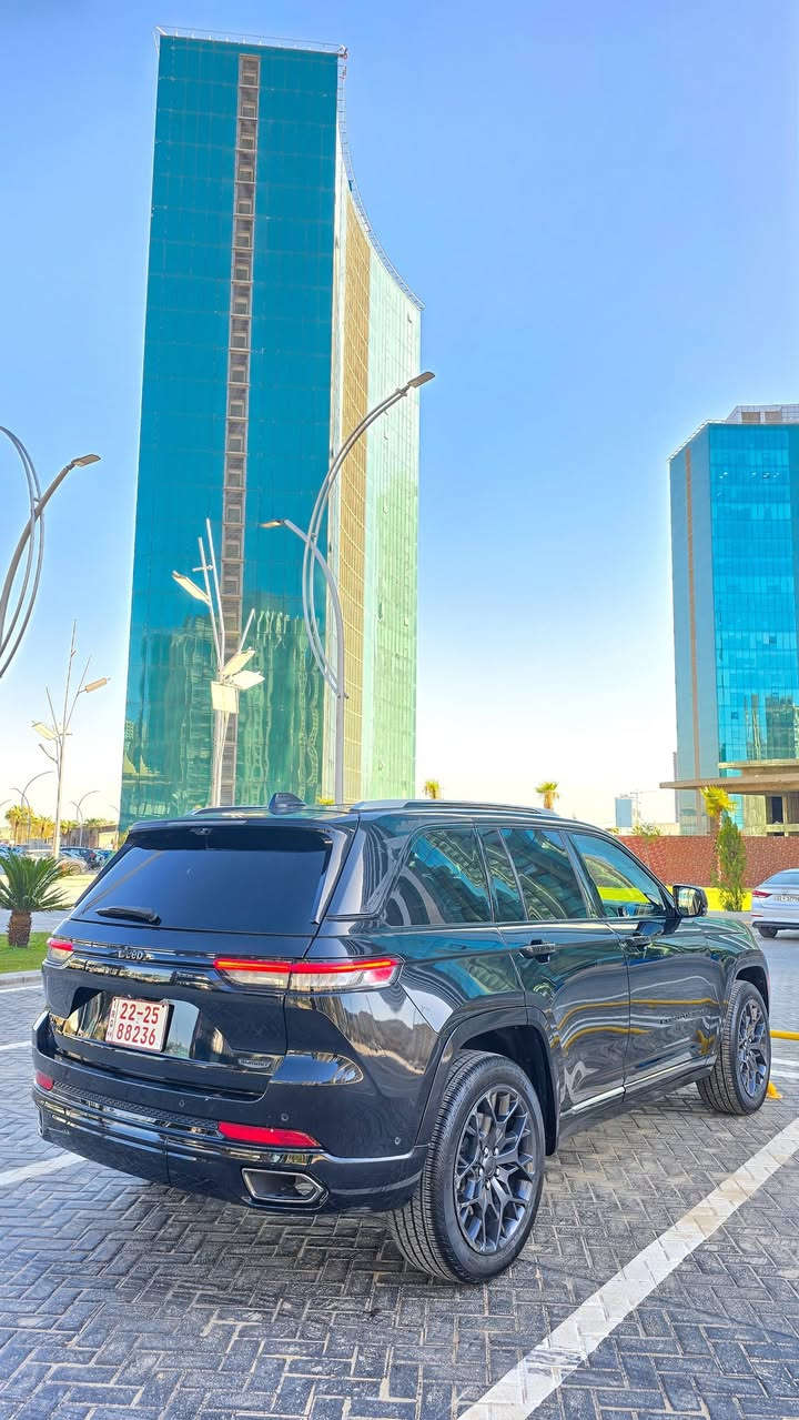 للبيع
جيب كراند جيروكي سومت ريسيرف ١/١ 
موديل 2023 
ماشية ٣٨ الف ميل
قطعتين صبغ 
بدون ارباك 
***********
