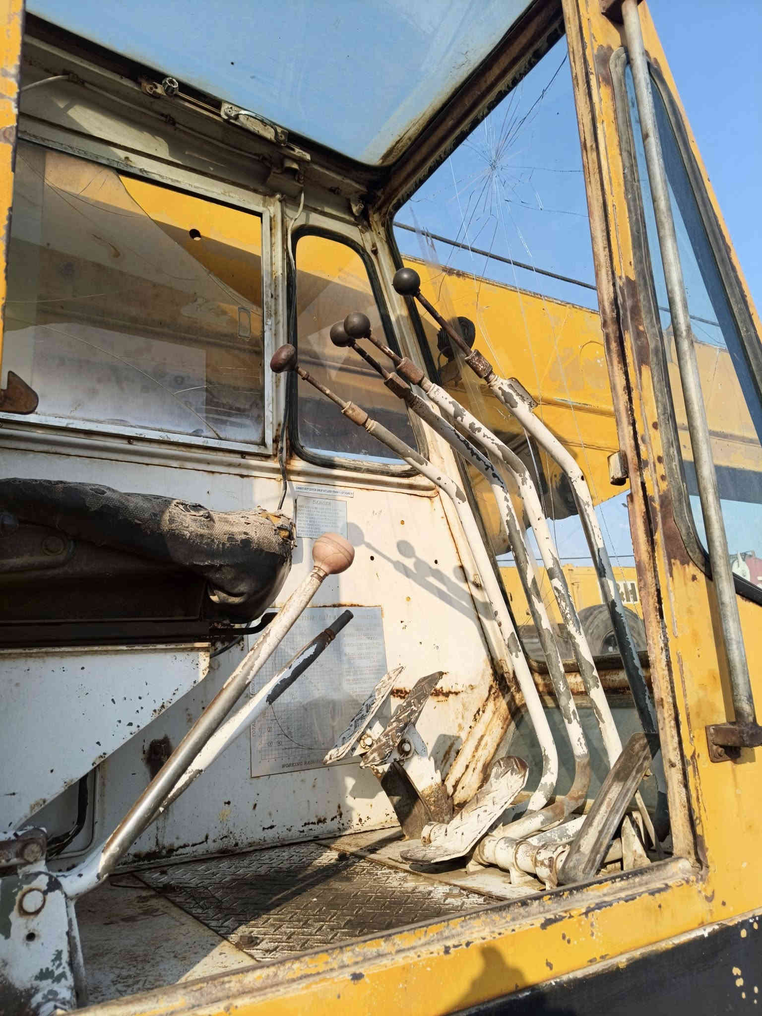 السلام عليكم كرين طوكيو للبيع ١٦ طن موديل ١٩٧٩
السعر ١٢٥ تخم تاير جوبلس جاهز للعمل
***********
***********
