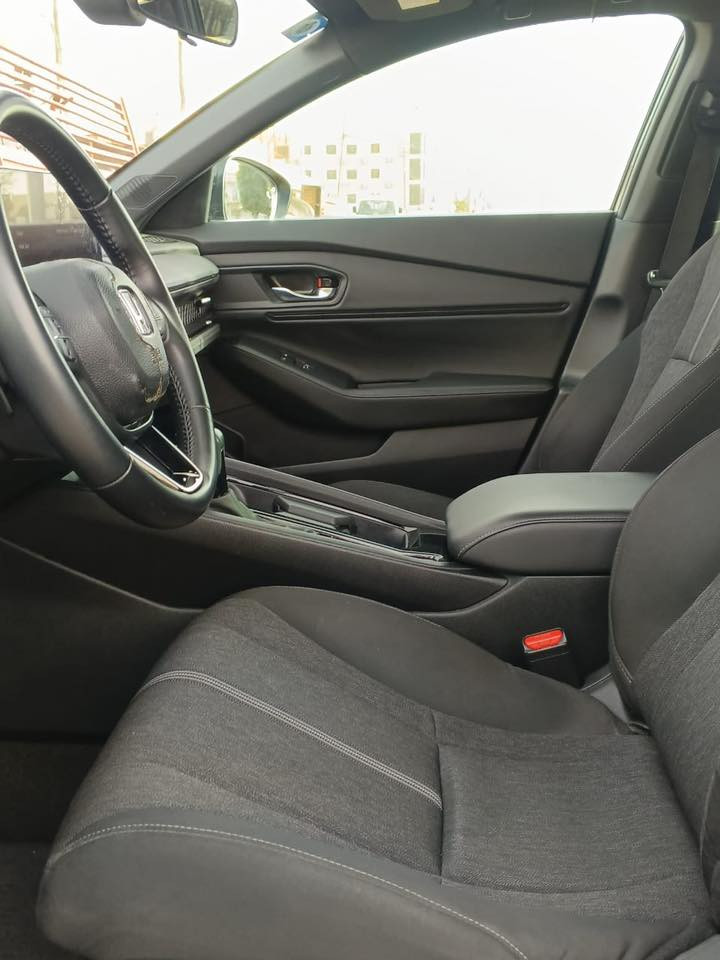 السلام عليكم
هوندا اكورد سبورت
لون سمنتي
موديل 2024
حادثها بنيد وجاملغ خلفي بدون دواخل صور الحادث بالمنشور 
رقم الشاصي بالمنشور
رقم بغداد
ماشيه 30
الاستفسار اتصال واتساب فقط او مراسله
‏‭0776 633 8815
السعر 180 ورقه وبيها مجال
