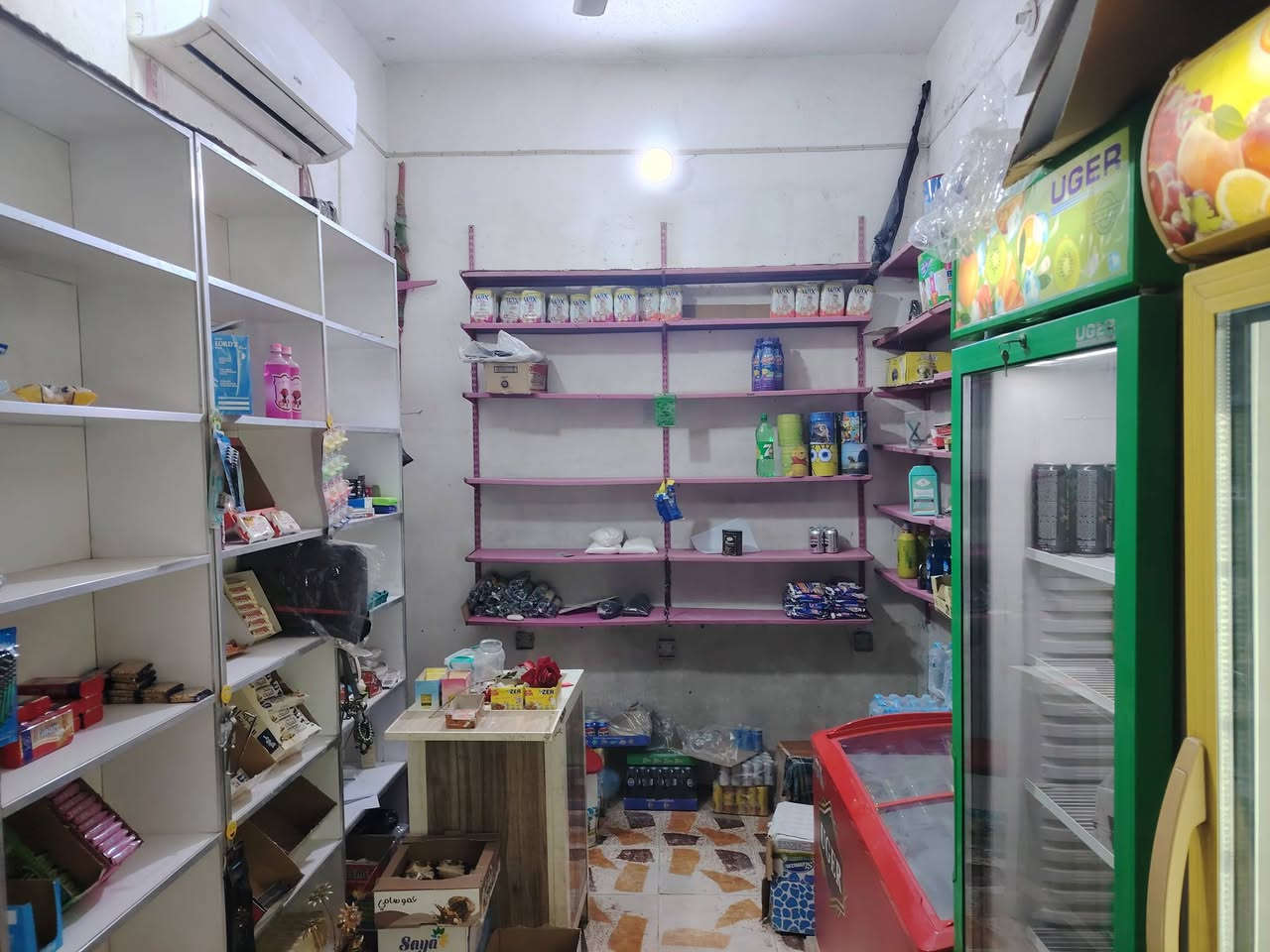 اسواق للبيع العزة الجديدة قرب  مدرسة الحوراء ***********
