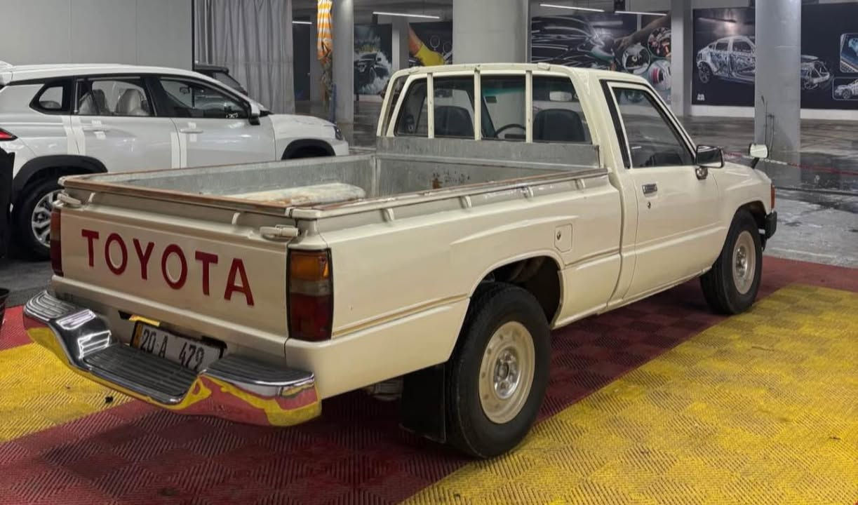 ئۆتۆمبێل: تۆیۆتا مۆدێل ۱۹۸٥ 

دەعامی بۆ دەعامی 
لەسەر دەقی شەریکە ماوە 

ســــعر $ یەک کۆمێنـت بکە راســـتەوخۆ بــۆ دێـــت🟢

سەنەوی تا۲٠۲۹ تازەیە 
بەخێک کرەوە بۆ جوانی 
قەترە مەعجون و ساردی نیە

ژمارەی خاوەن سەیارە👈: ***********
