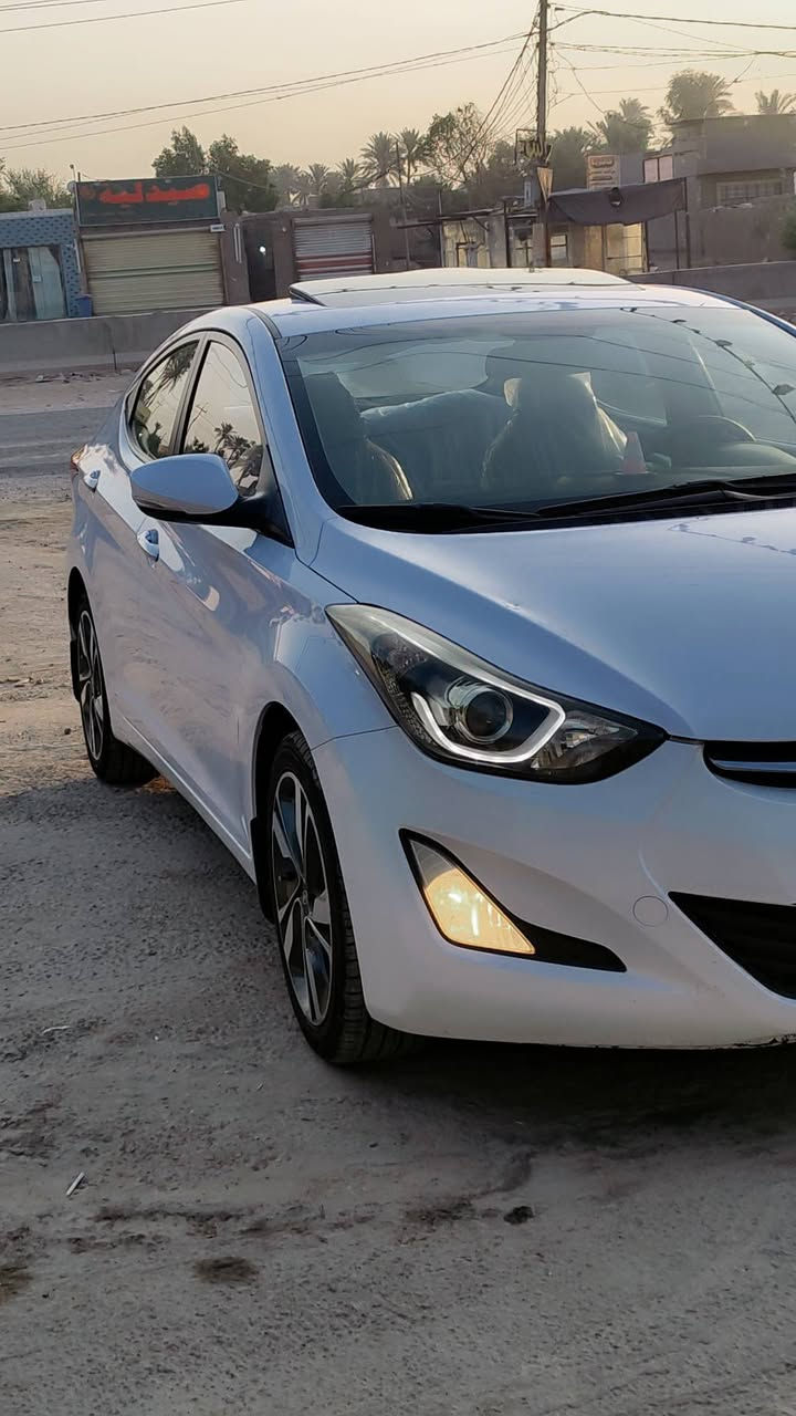 السلام عليكم النترا للبيع او مراوس حسب القناعه موديل 2016 كفاله عدا الدعاميات كير محرك تبريد تخم تاير حداديه 70بالميه رقم نجف تحويل ثاني يوم سنويه لل27 السعر 132 وبيه مجال للشراي للاستفسار الاتصال ***********
