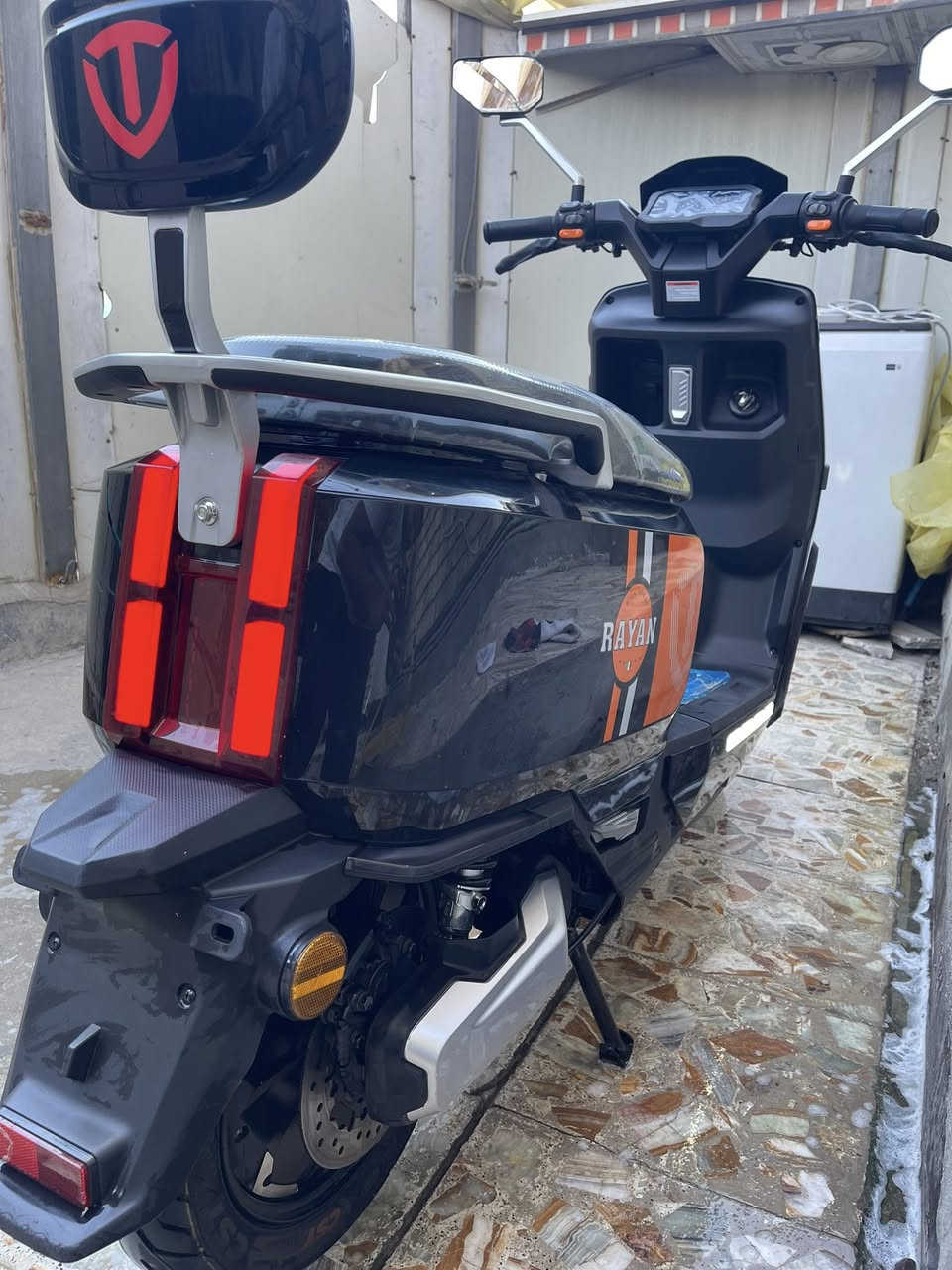 السلام عليكم :
دراجه الريان الوحش الدراجه معروفه مو صفاته ميحتاج احجي بيه
الدراجة كلش نضيفه حلوه الله شاهد صارله سنه ونص عندي 
مصار يومين بدلت البطاريات كلهن 
شرط بطاريات بدلتهن من شركه الريان بيه ضمان بطاريات 6 اشهر

مكاني بغداد حي اور هذا رقمي *********** السعر 970 بيه مجال
