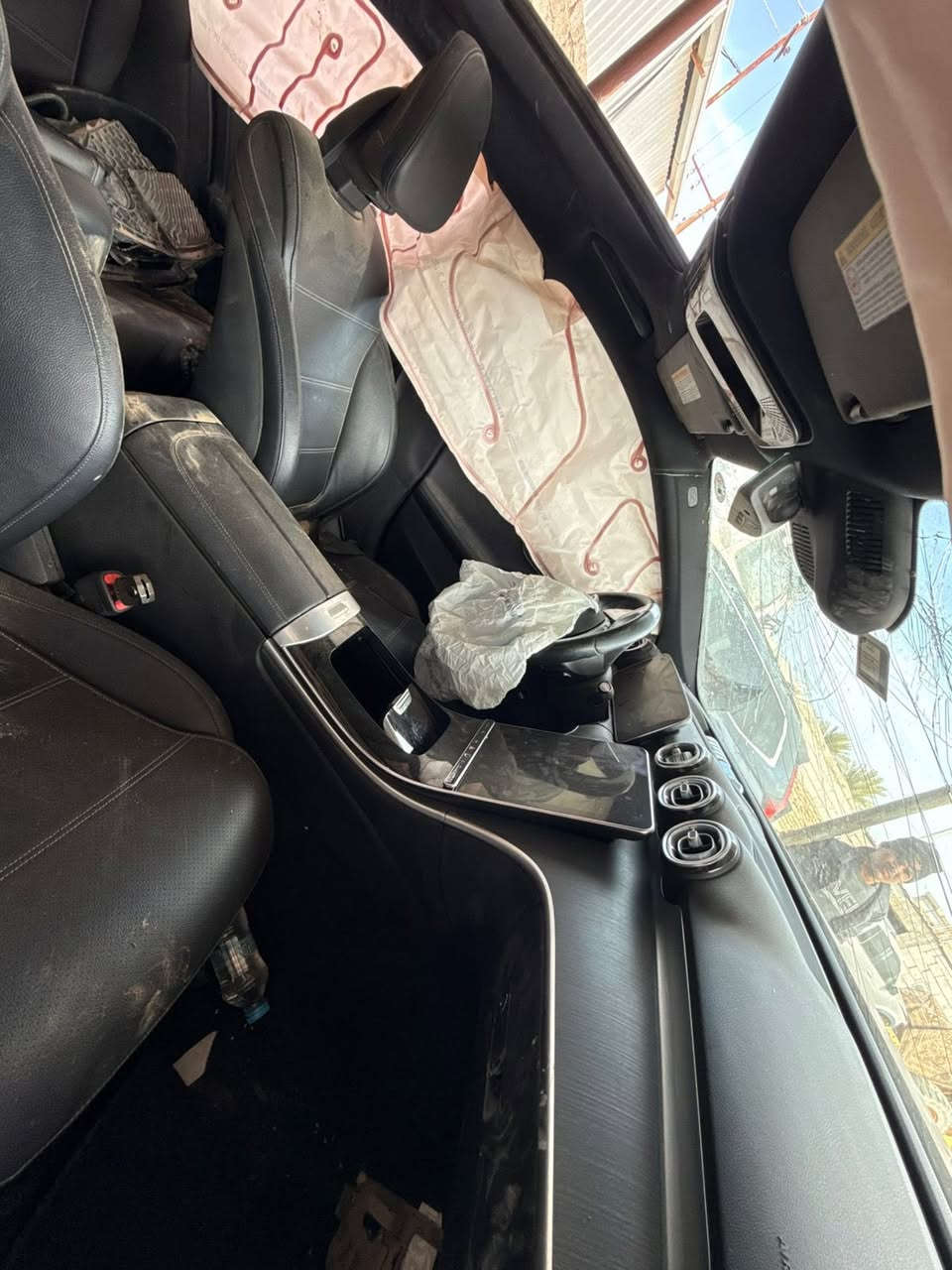 السلام مارسدس 300c موديل 2023 مكينه الفين توين تيربو سياره رقم أربيل بسمي سنويه جديده رقم جديد أبيعها علا حادثها السعر 110 وبيها مجال قليل للاستفسار اتصل 
***********////***********
