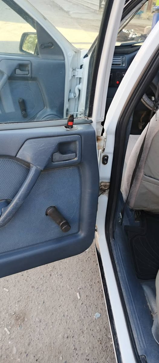 سلام عليكم اوبل فكتره موديل 92 مكينه 1600 رقم بغداد نكليزي بسمي مكان صلاح الدين  سامره رقم الهاتف *********** السعر 43 وبيهه مجال
