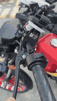 دراجه للبيع دراجه مصاله 7ايام من اخذته بعده زيرو  اوراقه كامله دراجه جديده جديده مدل26. بصمتين تجي وياه مكاني بياع تقاطع درويش ***********  مكينه 200
