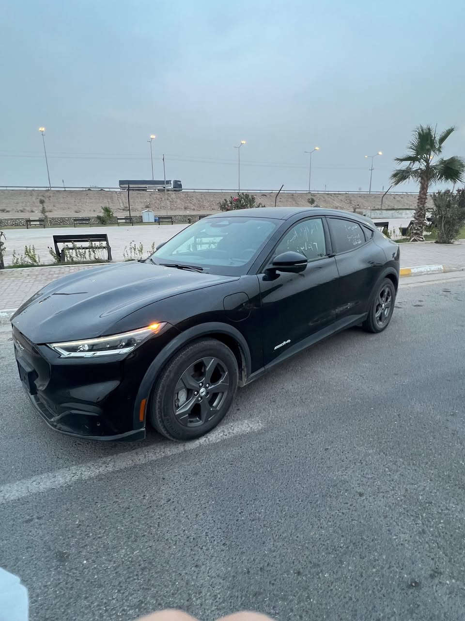 فورد ‏موستينج  2023  كهرباء كامل  
لون اسود 
قاطعه مسافة 23 الف
بطارية ليثيوم 
‏تمشي بالشحنة من 400 الى 450 كيلو 

‏
‏الإضافات  :
‏• دفع رباعي 
‏• شاحن لاسلكي Wireless Charger
‏• شاشة لمس بحجم 15.5 بوصة
‏• نظام كاميرا الرؤية المحيطية لركن السيارة 360 درجة 4 كاميرات
‏• مقاعد كهرباء - مدفأة 
‏• بصمة تشغيل
‏• حساسات ركن أمامية وخلفية
‏• مانع انزلاق
‏• مثبت سرعة Cruise Control
‏• أضوية زينون 
‏• مصابيح LED أمامية وخفلية
‏• اشارات عالمري الجانبيه مع النقطه العمياء
‏• تحكم ستيرن جهتين مع قيادة ذاتيه 
‏• مري طوي كهرباء
‏• نظام ملاحة - Navigation
‏• هاند بريك كهرباء
‏• اضاءة ليد داخلية Ambient lighting
‏• 8 وسائد هوائية Airbags
‏والعديد من الاضافات
السعر 169 ورقه 
تبديل بنيد نفس اللون وصبغ جاملغ امامي يمين
السيارة للبيع فقط بدون مراوس 
للاستفسار الاتصال 

‏‬ ‬ ‭‬ ‭***********
