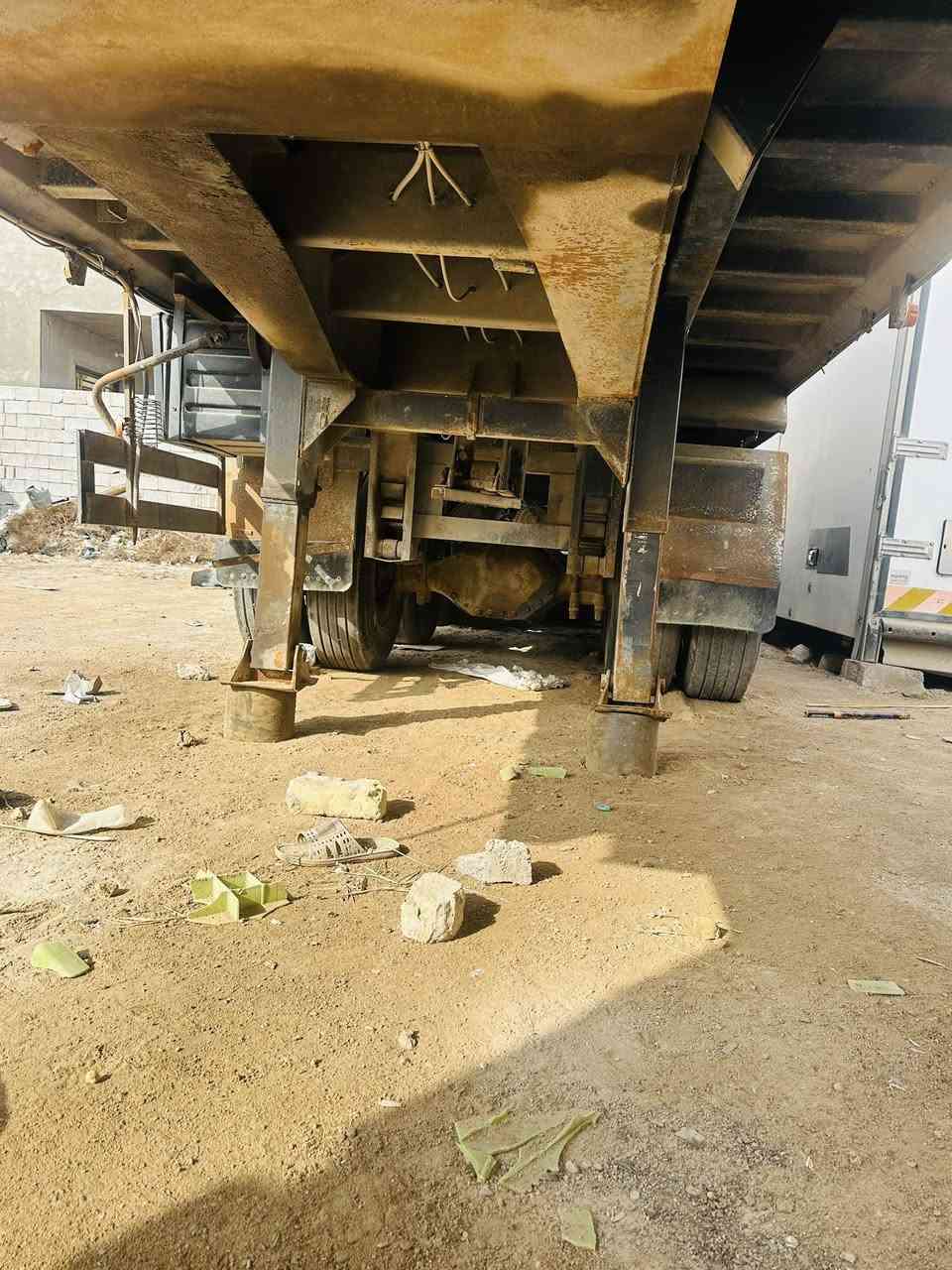 لبيع عربانه شاصي الماني ولبدي تفصال لفلوجه سعر ١١٠ وبيه مجال رقم صاحبه ***********
