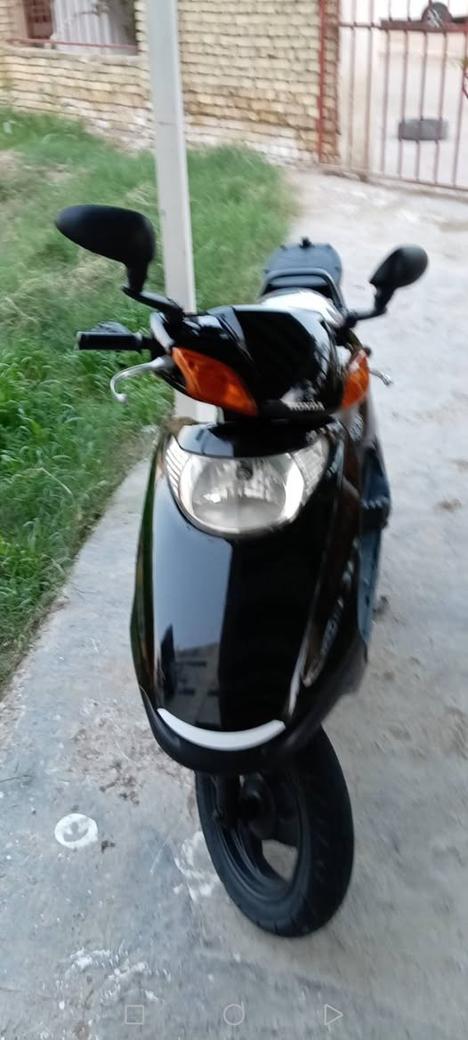 السلام عليكم اسبيسي ياباني لبيع دراجه. المحرك صوته. ناعم. الاكسل اصلي الكيلومتر اصلي. الصالنصه اصليه مفتوحه. راينر مره وحده استفسار اتصال ***********
